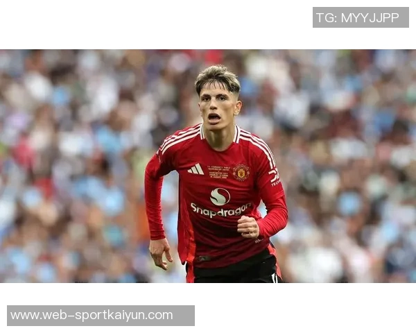 曼联官方宣布边锋转型中卫签下13岁天才后卫索克拉蒂斯